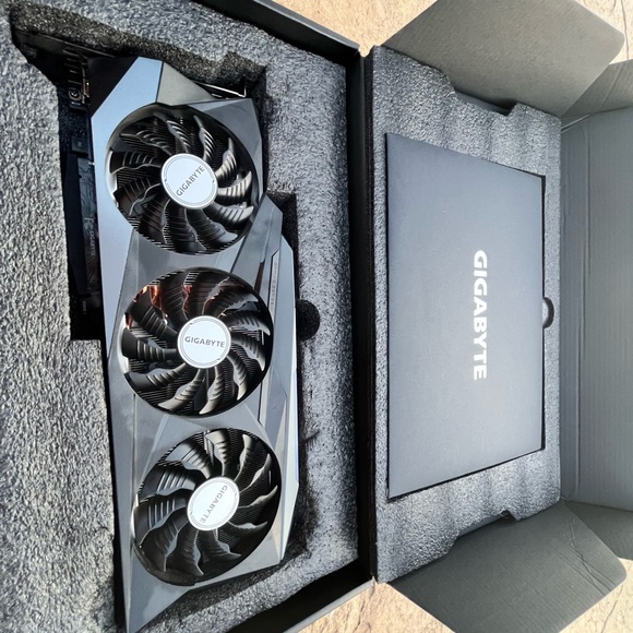 GIGABYTE GeForce RTX 3090 GAMING OC 24GB GDDR6X Graphics Card - Great Condition - Picture 6 of 13